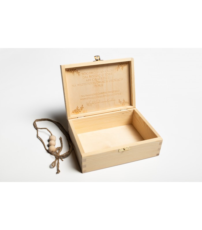 Drewniane pudełko z metryczką Drewniane pudełko z metryczką