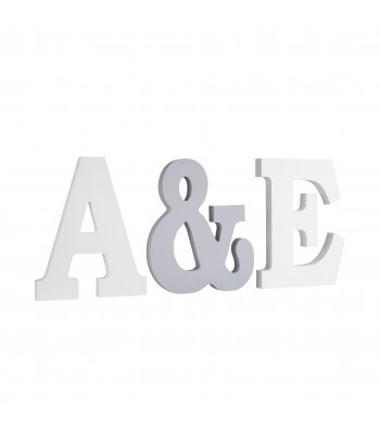 Drewniane litery, inicjały