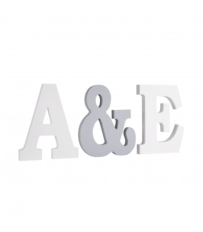 Drewniane litery, inicjały